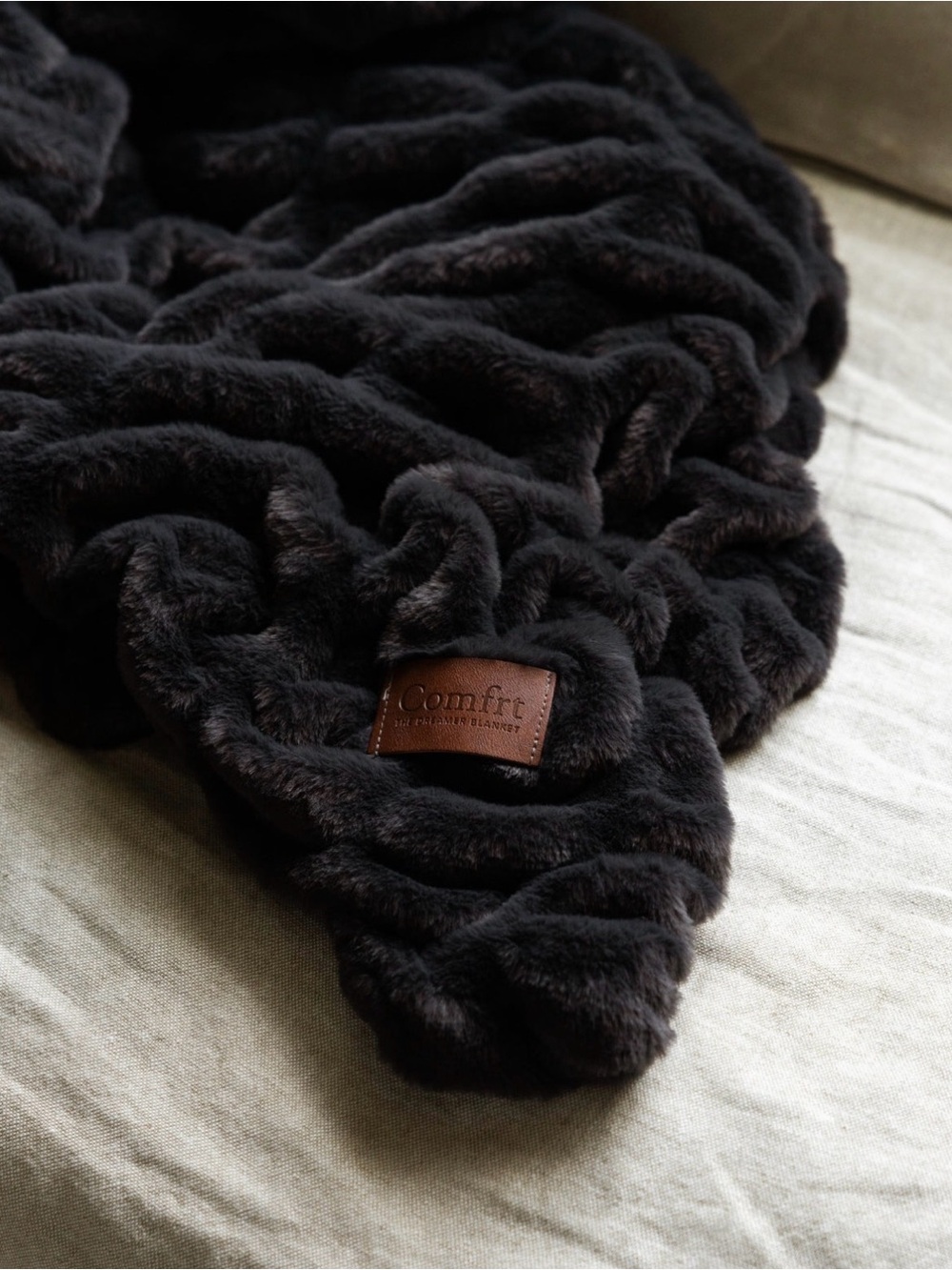 Lux Plush Faux Fur Throw Blanket - Thunder color - Picture 2 of 5